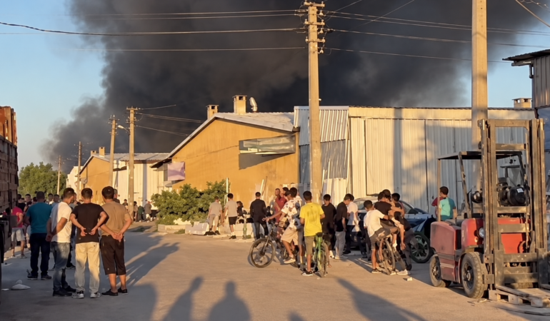 Muratlı’da Geri Dönüşüm Tesisinde Yangın: Ekipler Müdahale Ediyor