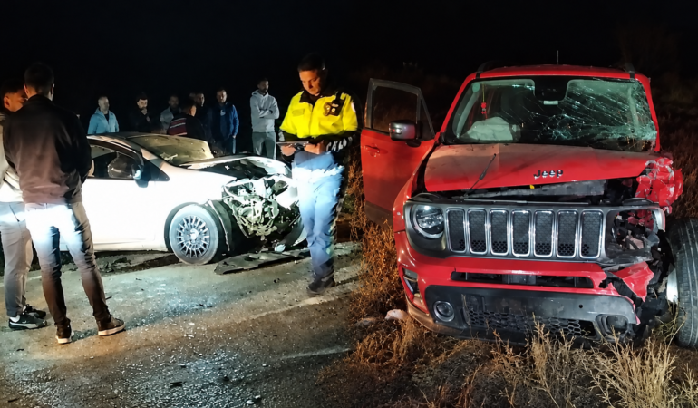 Şarköy’de İki Otomobil Kafa Kafaya Çarpıştı: 1 Ölü, 3 Yaralı