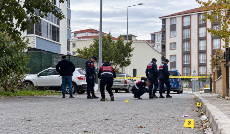 Çerkezköy Kızılpınar’da İki Grup Arasında Kavga: 1 Yaralı